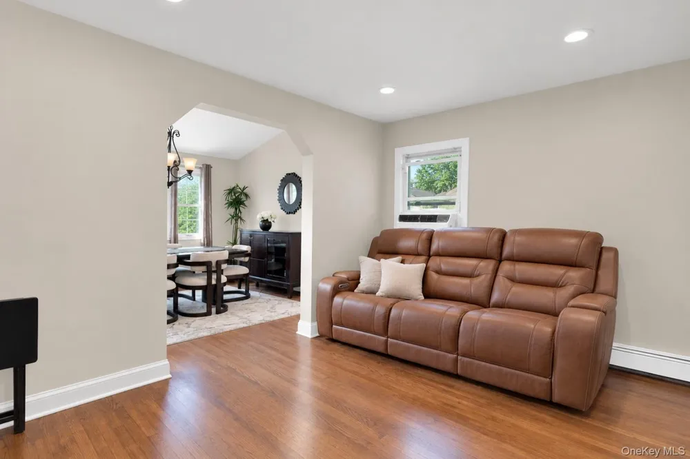 22 Shine Place Valley Stream, NY 11581