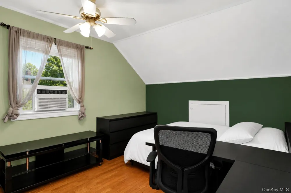 22 Shine Place Valley Stream, NY 11581