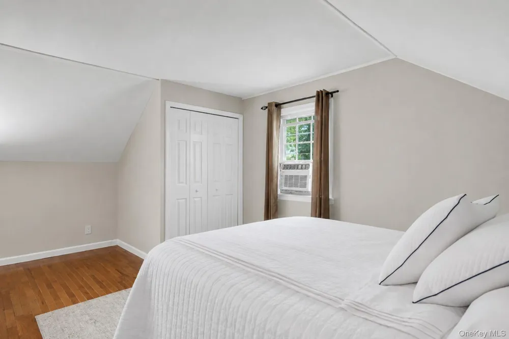 22 Shine Place Valley Stream, NY 11581