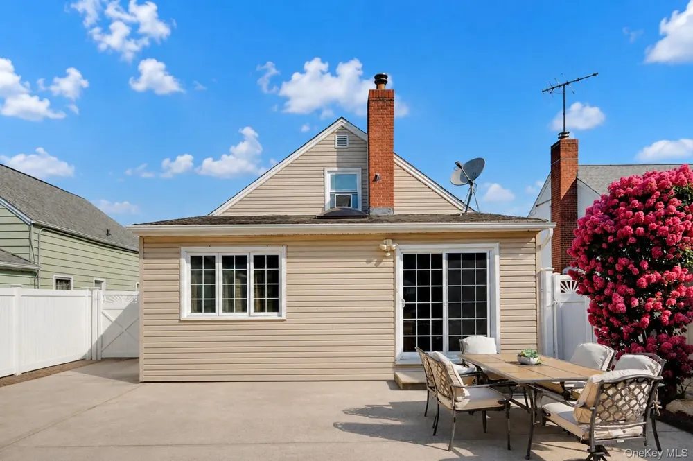 22 Shine Place Valley Stream, NY 11581
