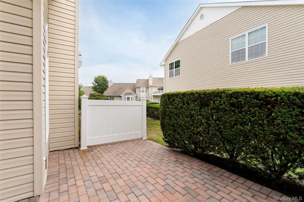 7 Pond Circle Mount Sinai, NY 11766