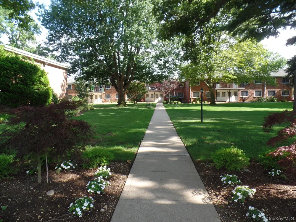 178 Jervis Avenue #178 Farmingdale, NY 11735