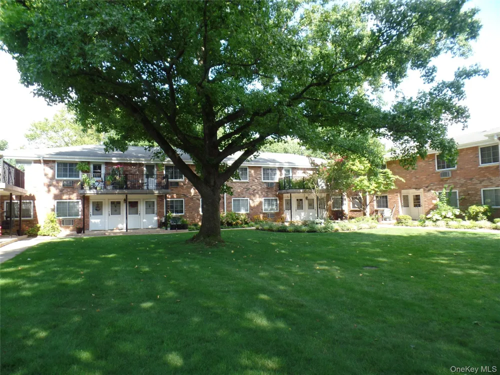 178 Jervis Avenue #178 Farmingdale, NY 11735