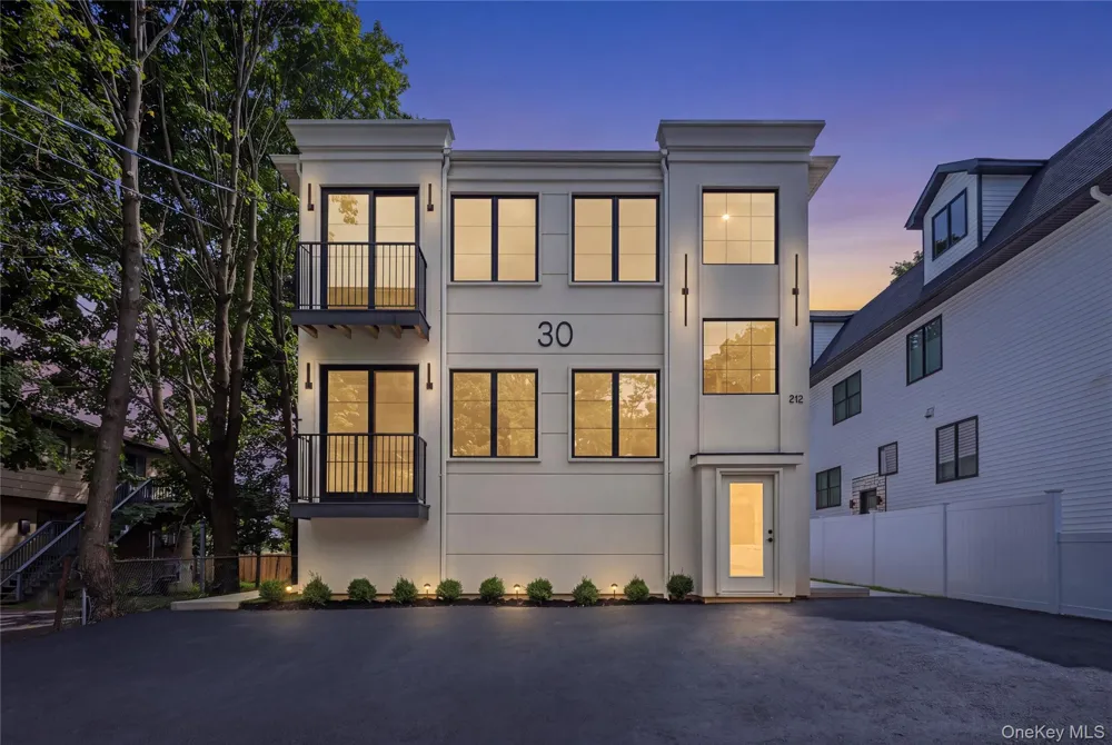 30 E Castle Avenue ##101 Spring Valley, NY 10977