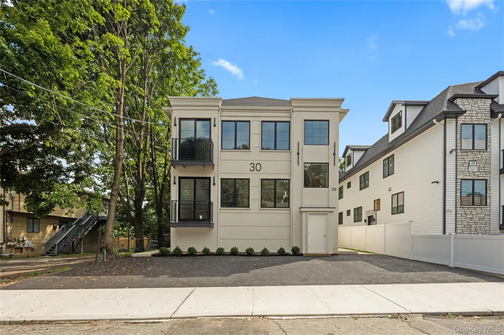 30 E Castle Avenue ##101 Spring Valley, NY 10977