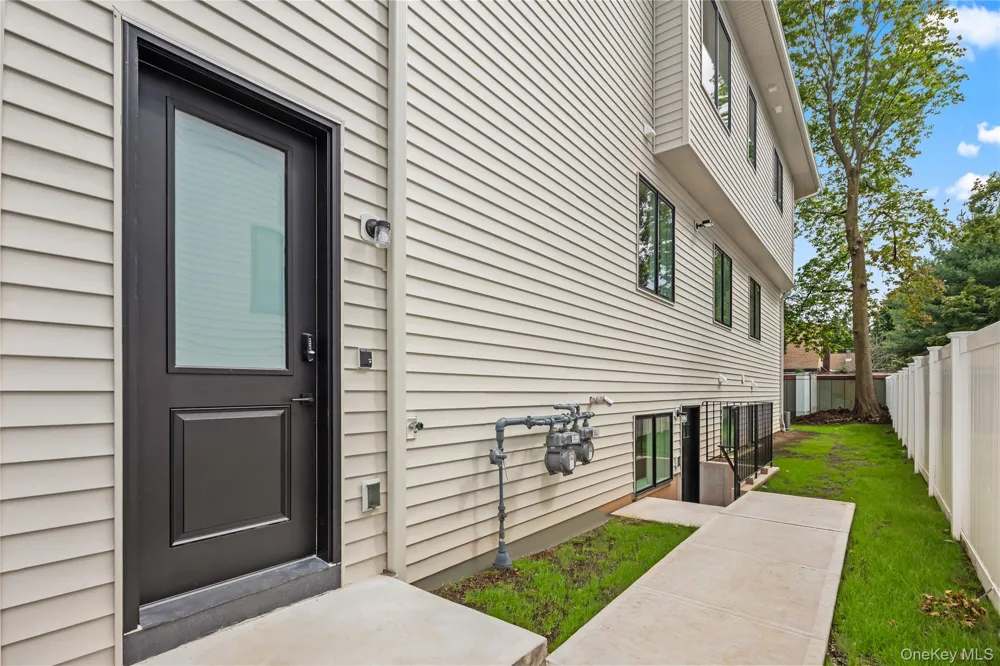 30 E Castle Avenue ##101 Spring Valley, NY 10977