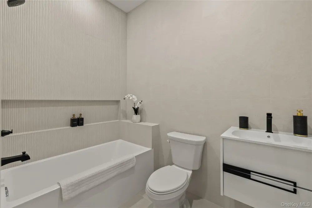 30 E Castle Avenue ##101 Spring Valley, NY 10977