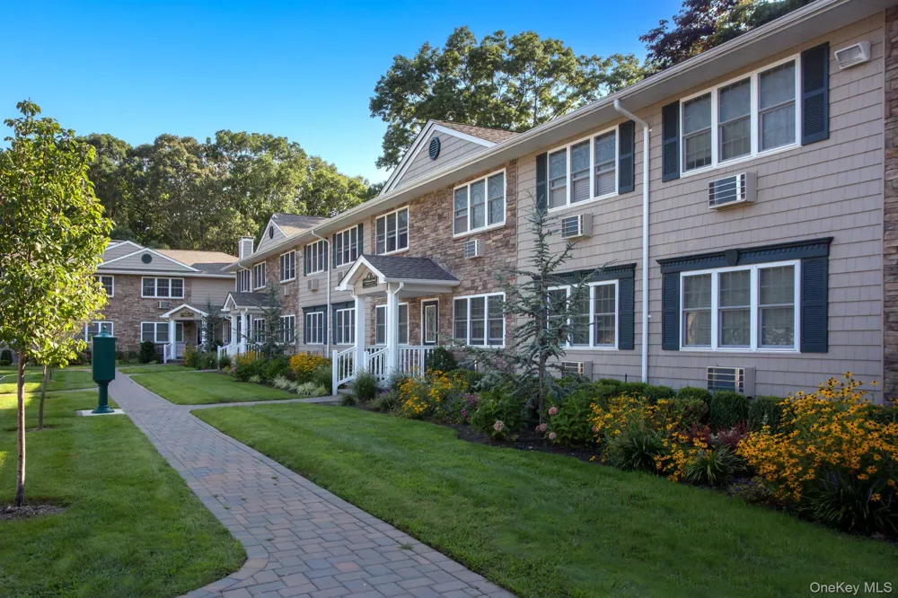 164 Rollstone Avenue #01 West Sayville, NY 11796