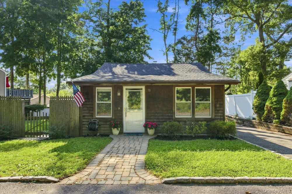 90 Jute Road Rocky Point, NY 11778