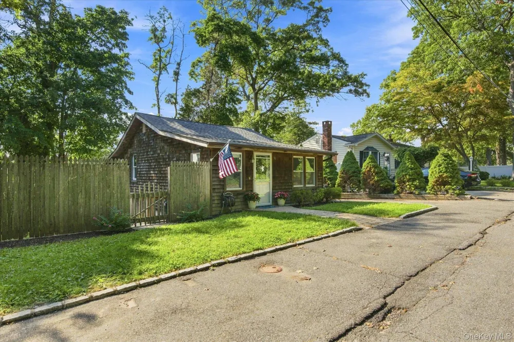 90 Jute Road Rocky Point, NY 11778