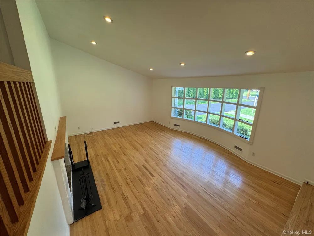 3 Stonewall Lane Mamaroneck, NY 10543