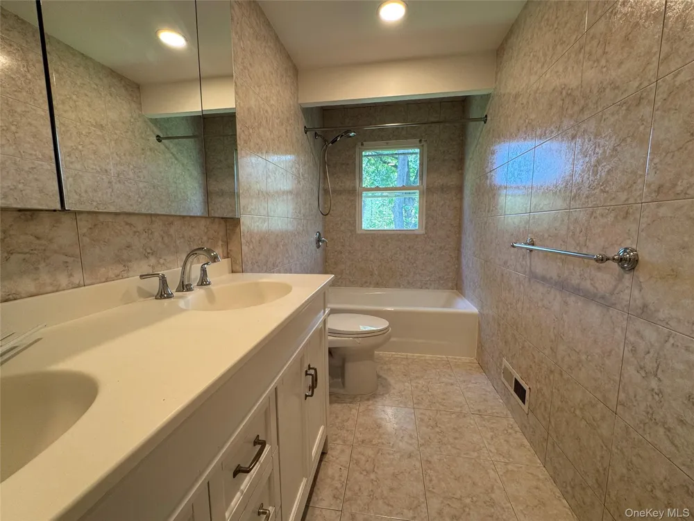 3 Stonewall Lane Mamaroneck, NY 10543