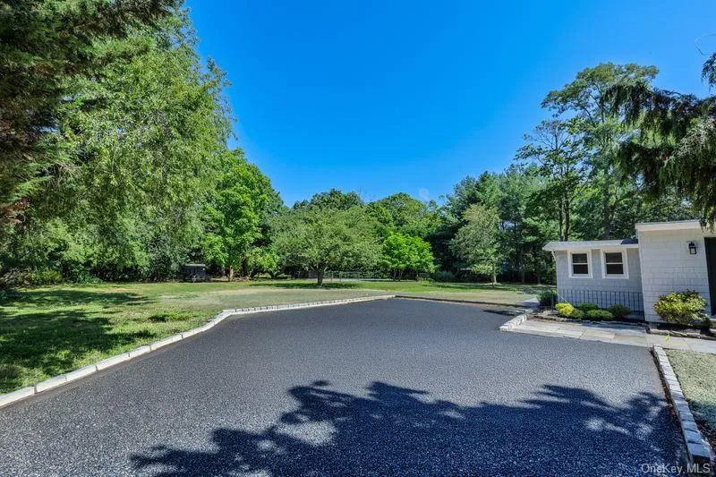 511 Montauk Highway East Moriches, NY 11940