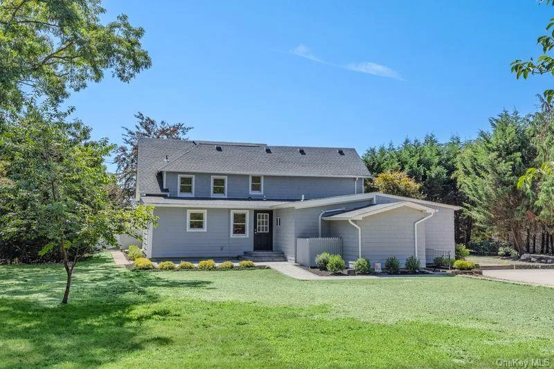 511 Montauk Highway East Moriches, NY 11940