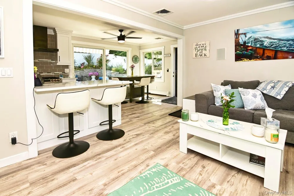 14 Kathy Street Hampton Bays, NY 11946
