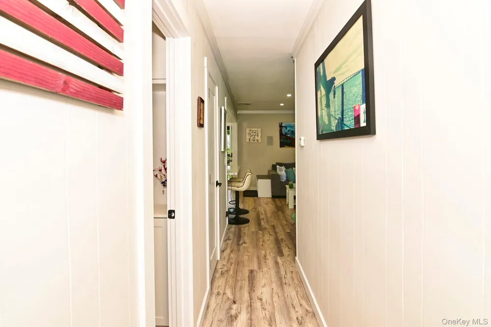 14 Kathy Street Hampton Bays, NY 11946