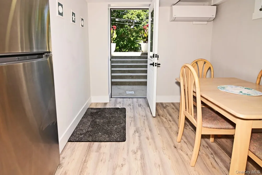14 Kathy Street Hampton Bays, NY 11946