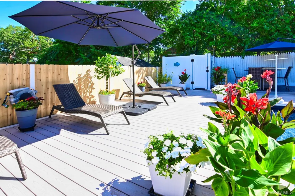 14 Kathy Street Hampton Bays, NY 11946