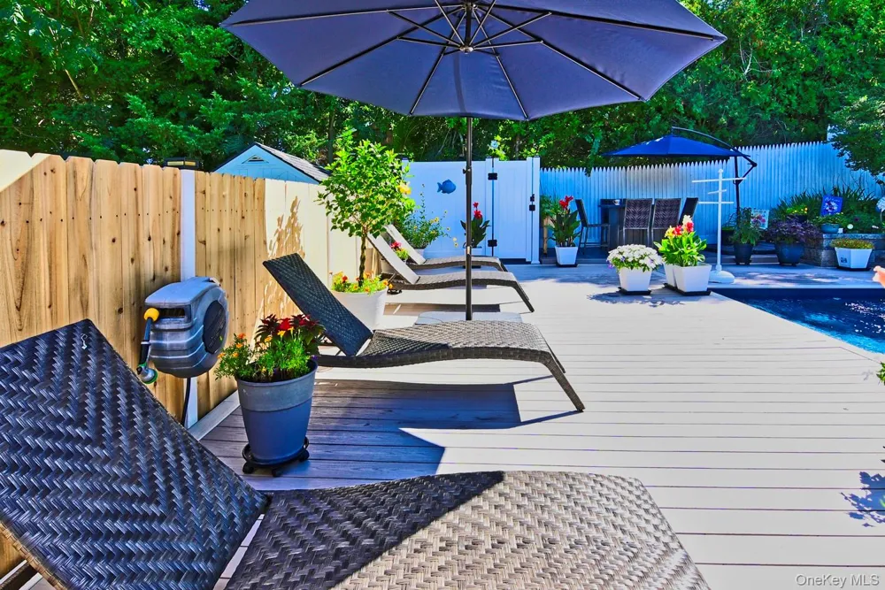 14 Kathy Street Hampton Bays, NY 11946