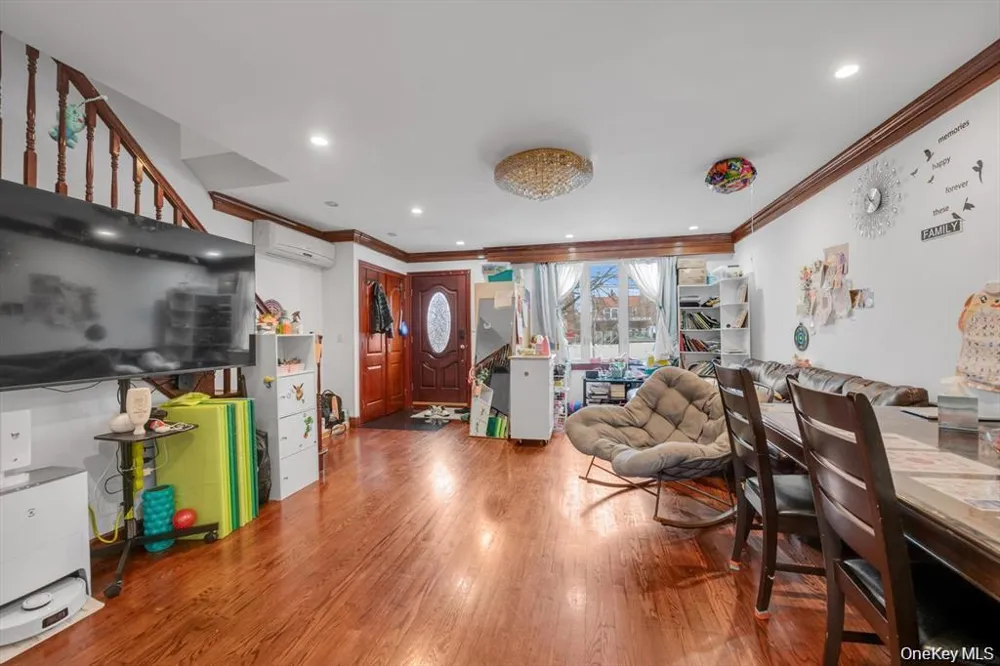 6906 Fresh Meadow Lane Fresh Meadows, NY 11365