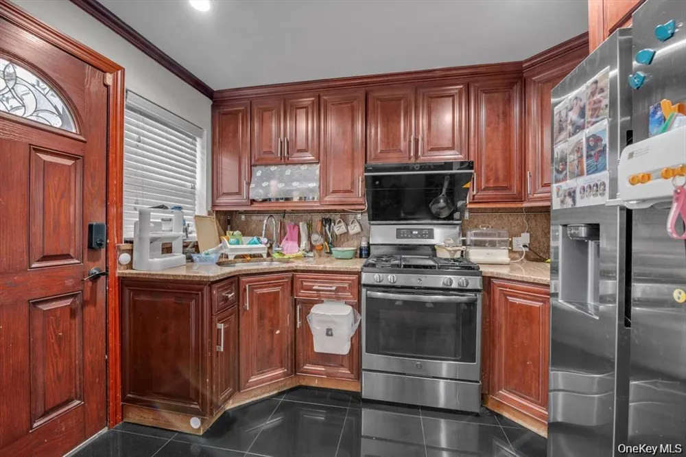 6906 Fresh Meadow Lane Fresh Meadows, NY 11365