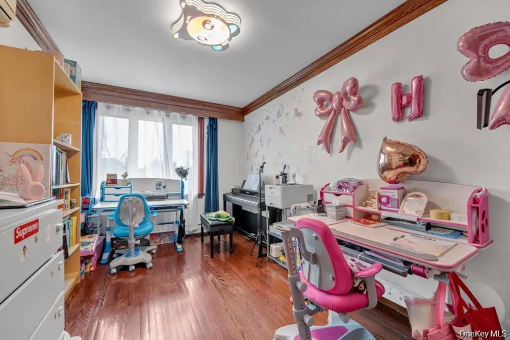 6906 Fresh Meadow Lane Fresh Meadows, NY 11365