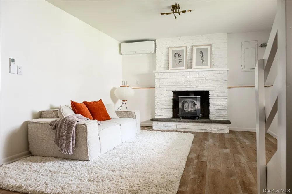 4 Munchkin Lane Woodstock, NY 12401