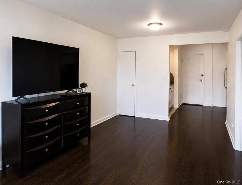 37-30 83rd Street #5L Jackson Heights, NY 11372