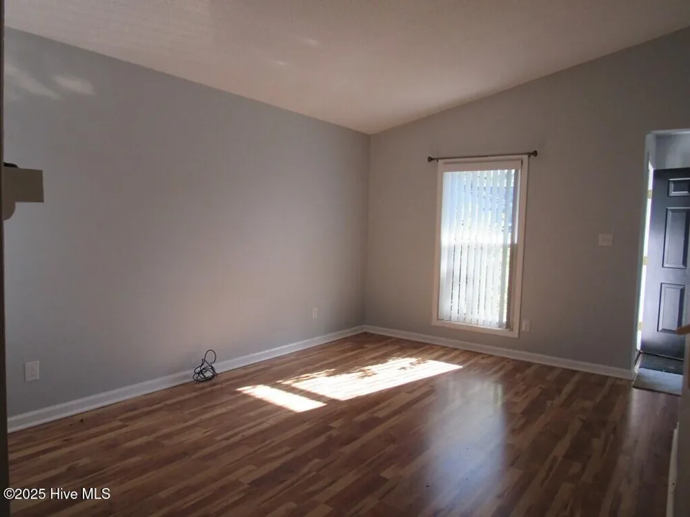 111 Village Circle Jacksonville, NC 28546