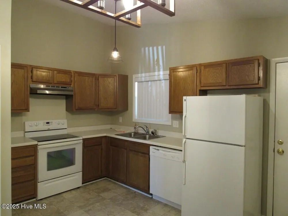 111 Village Circle Jacksonville, NC 28546