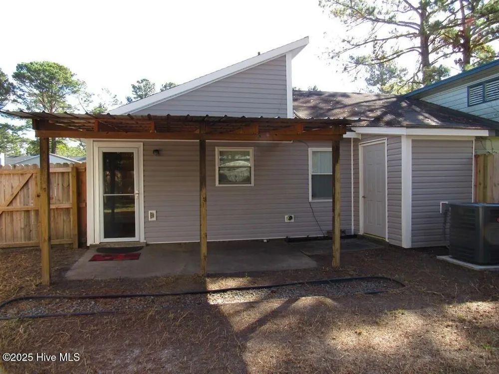 111 Village Circle Jacksonville, NC 28546