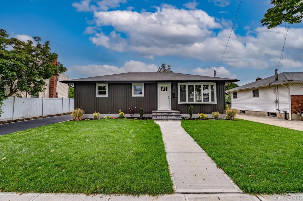 146 8th Street Bethpage, NY 11714