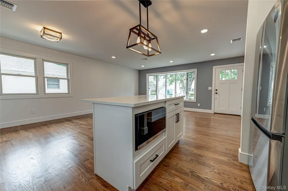 146 8th Street Bethpage, NY 11714
