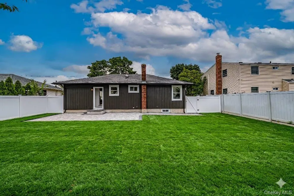 146 8th Street Bethpage, NY 11714