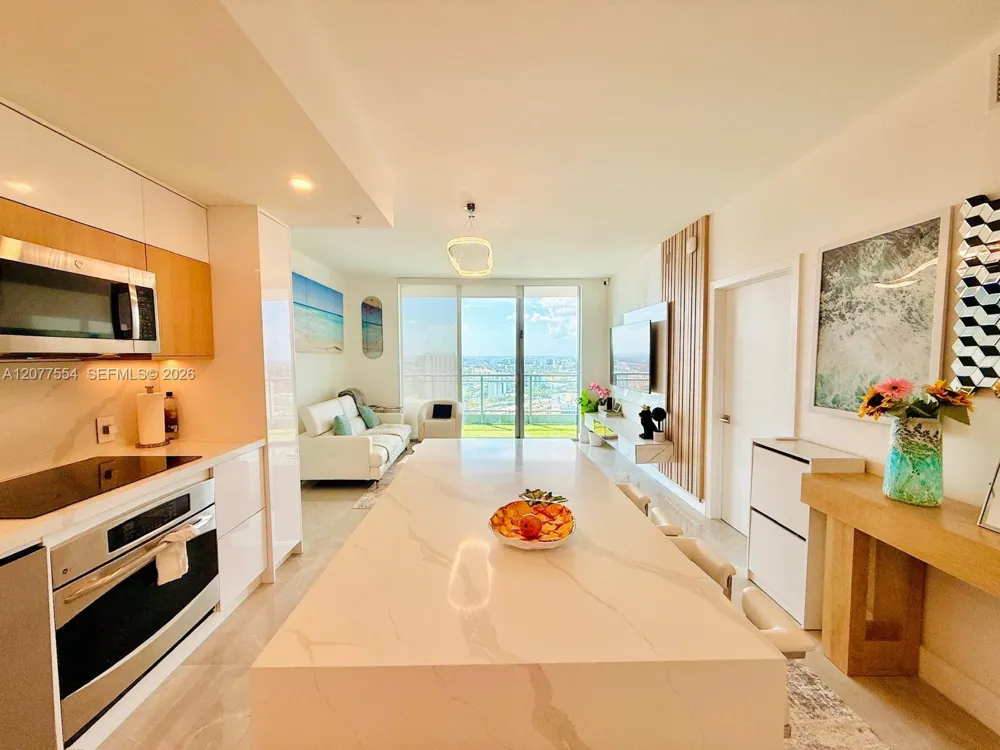 90 SW 3rd St #3306 Miami, FL 33130