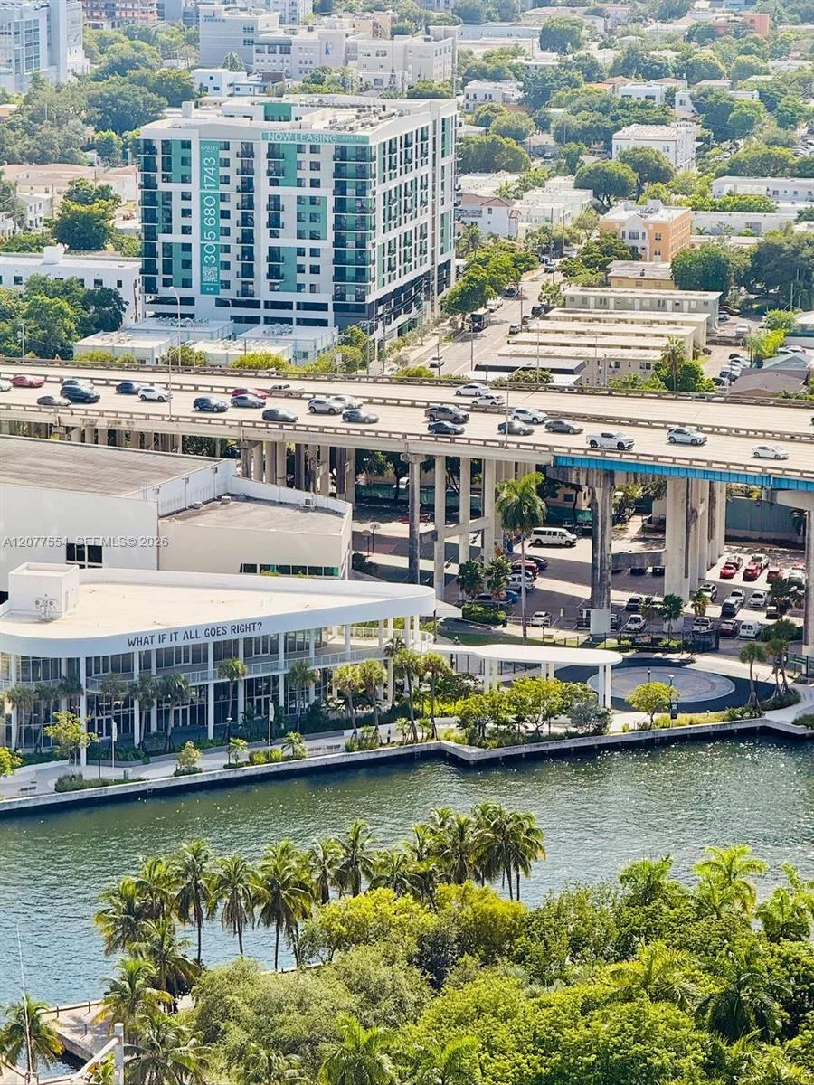 90 SW 3rd St #3306 Miami, FL 33130