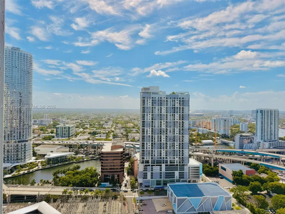90 SW 3rd St #3306 Miami, FL 33130
