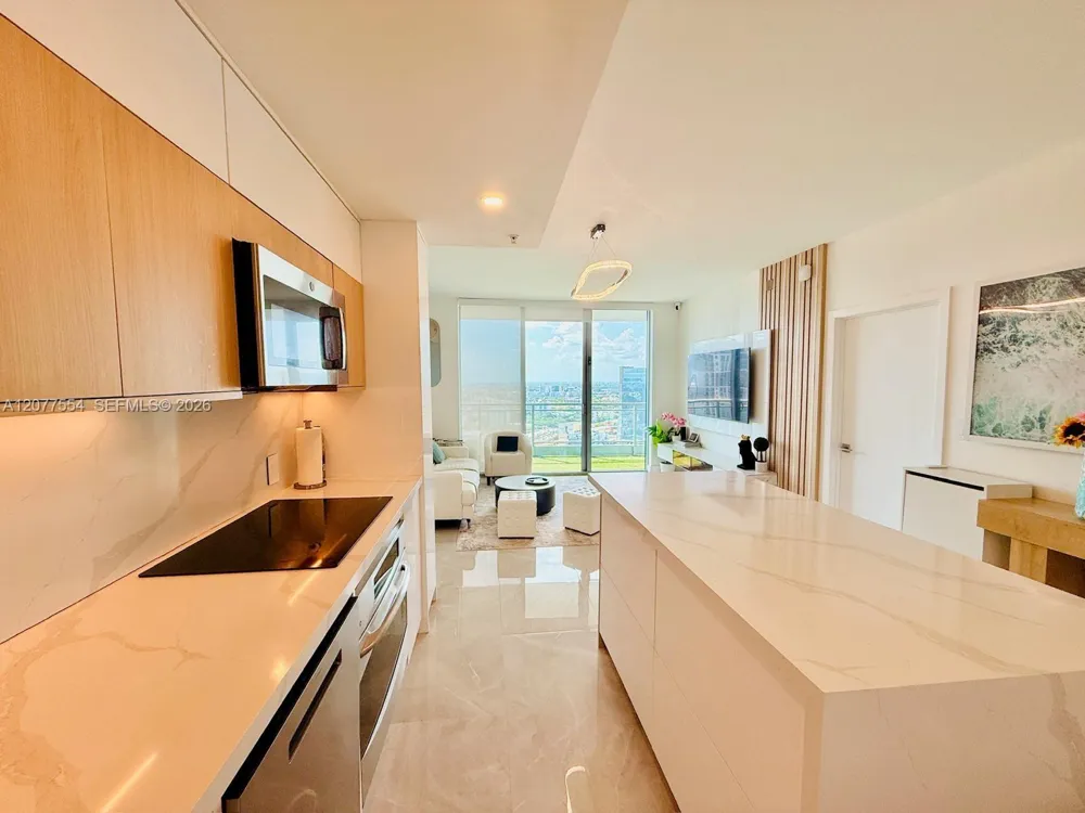90 SW 3rd St #3306 Miami, FL 33130