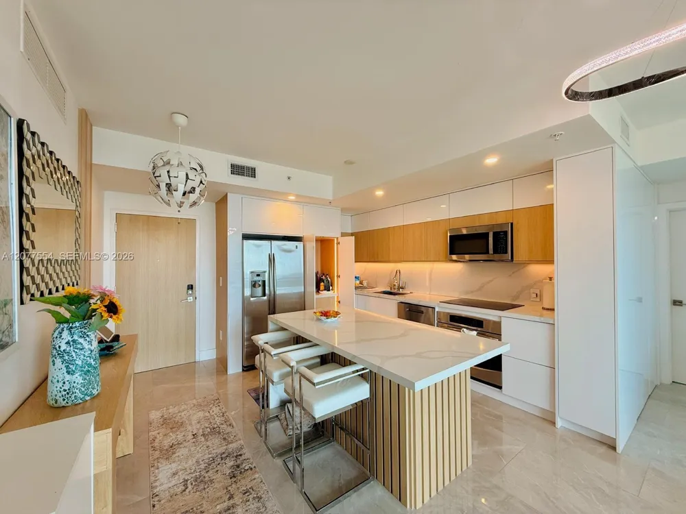 90 SW 3rd St #3306 Miami, FL 33130