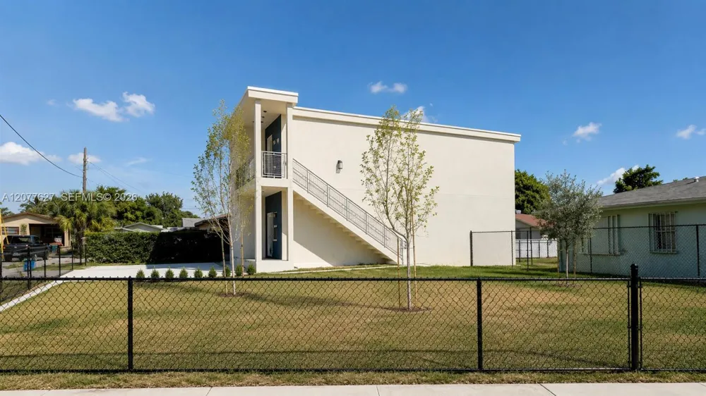 526 NW 6th St #AB Hallandale Beach, FL 33009