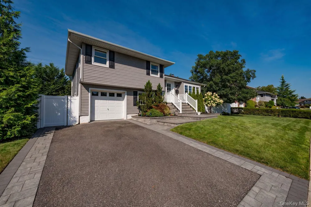 1814 Robin Lane Bellmore, NY 11710