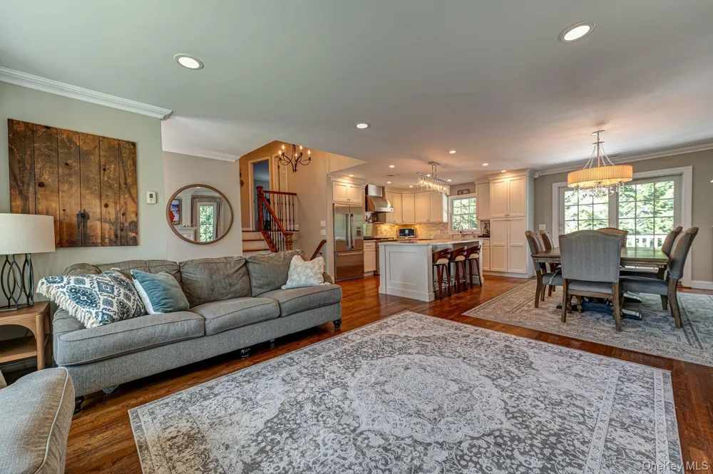 1814 Robin Lane Bellmore, NY 11710