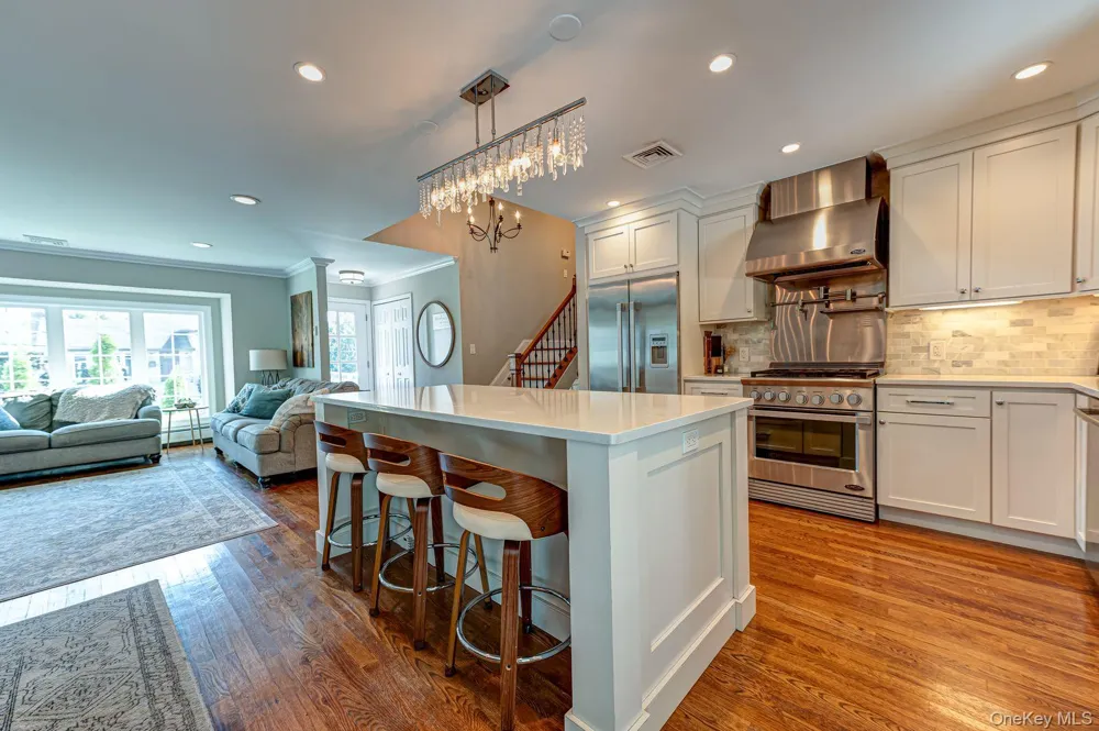 1814 Robin Lane Bellmore, NY 11710