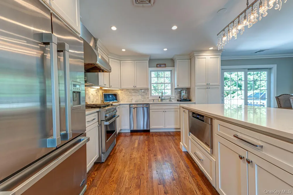 1814 Robin Lane Bellmore, NY 11710