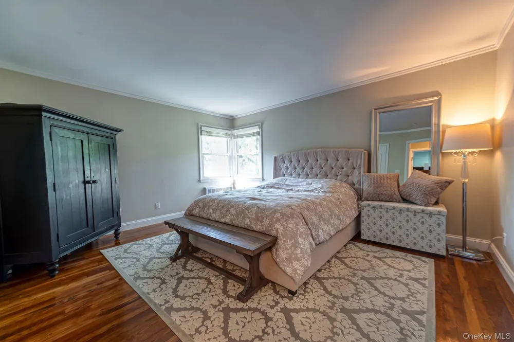 1814 Robin Lane Bellmore, NY 11710