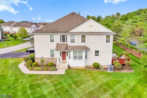 40 Indian Field Dr