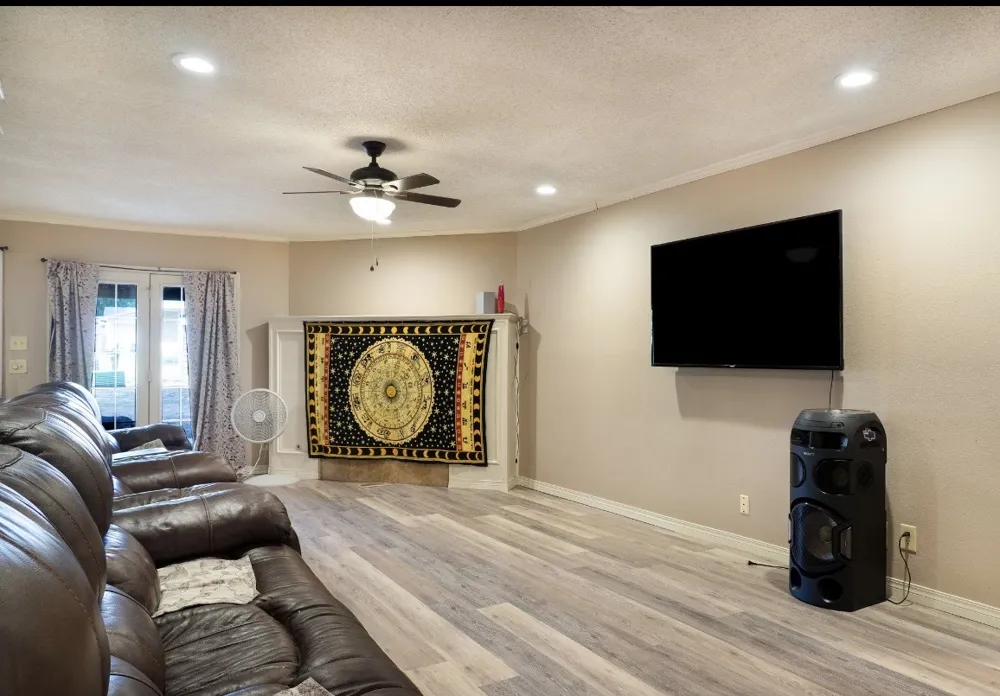 134 W Kent Street Broken Arrow, OK 74012