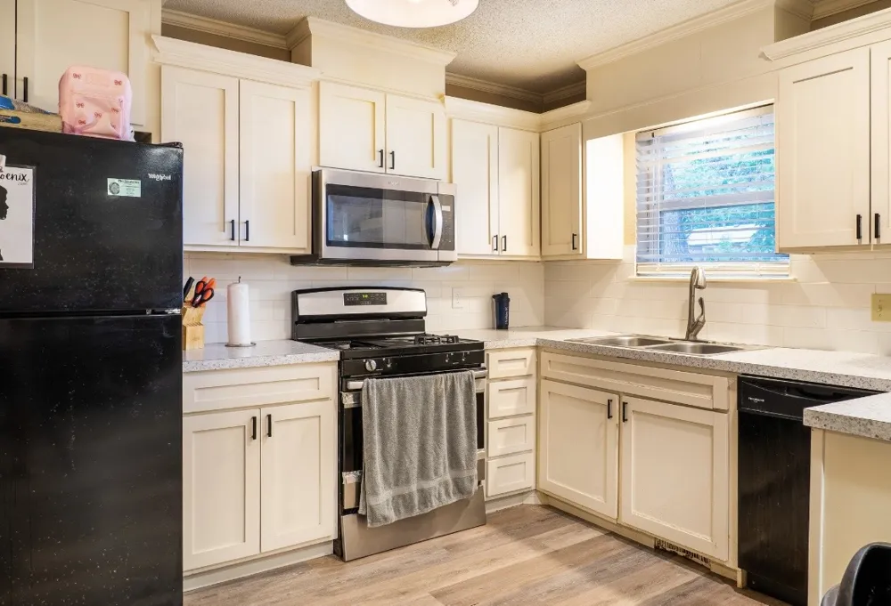 134 W Kent Street Broken Arrow, OK 74012