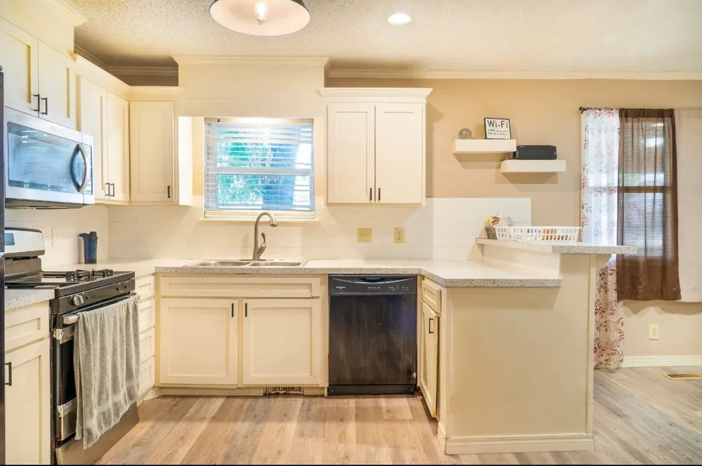 134 W Kent Street Broken Arrow, OK 74012