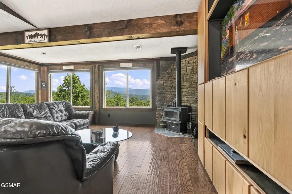 3307 Chinquapin Drive Sevierville, TN 37876